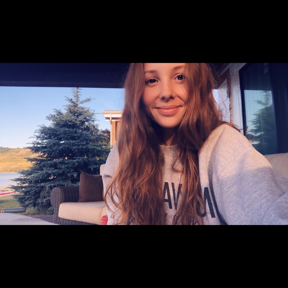 Meet your Posher, Emily - Picture 1 of 1